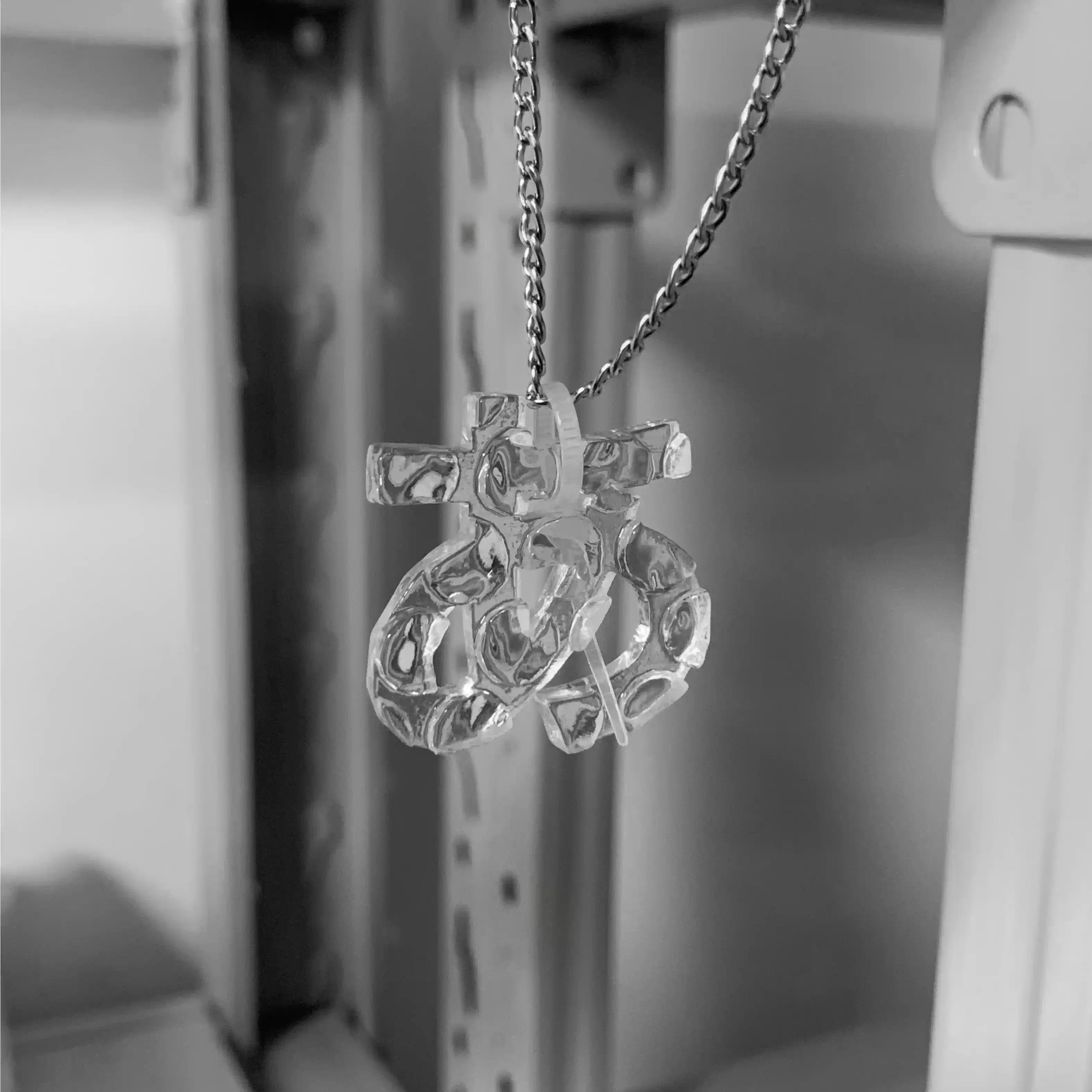 para heal Acrylic "あ" Pendant Necklace
