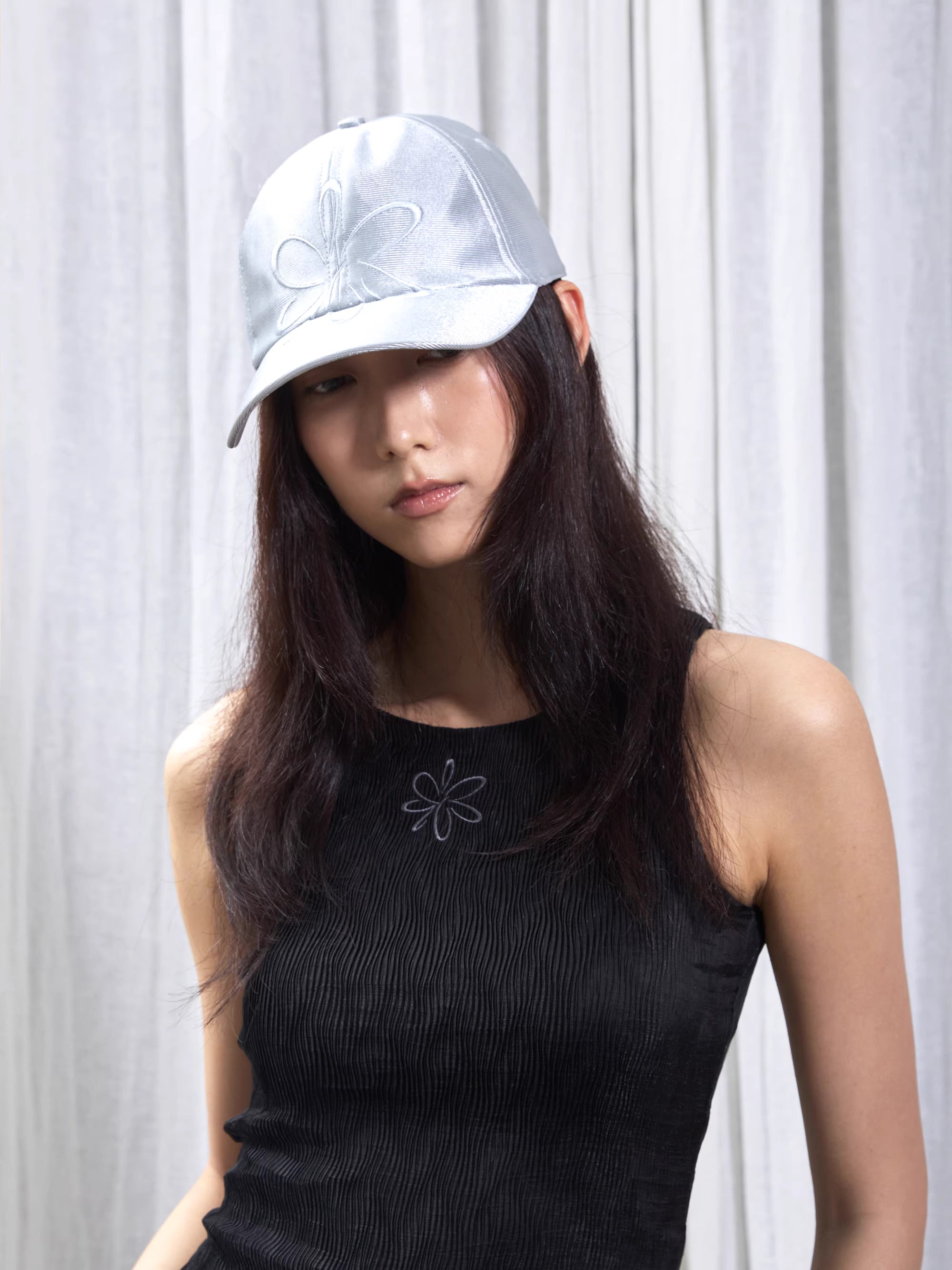 SZIVEM Silver Bloom Cap