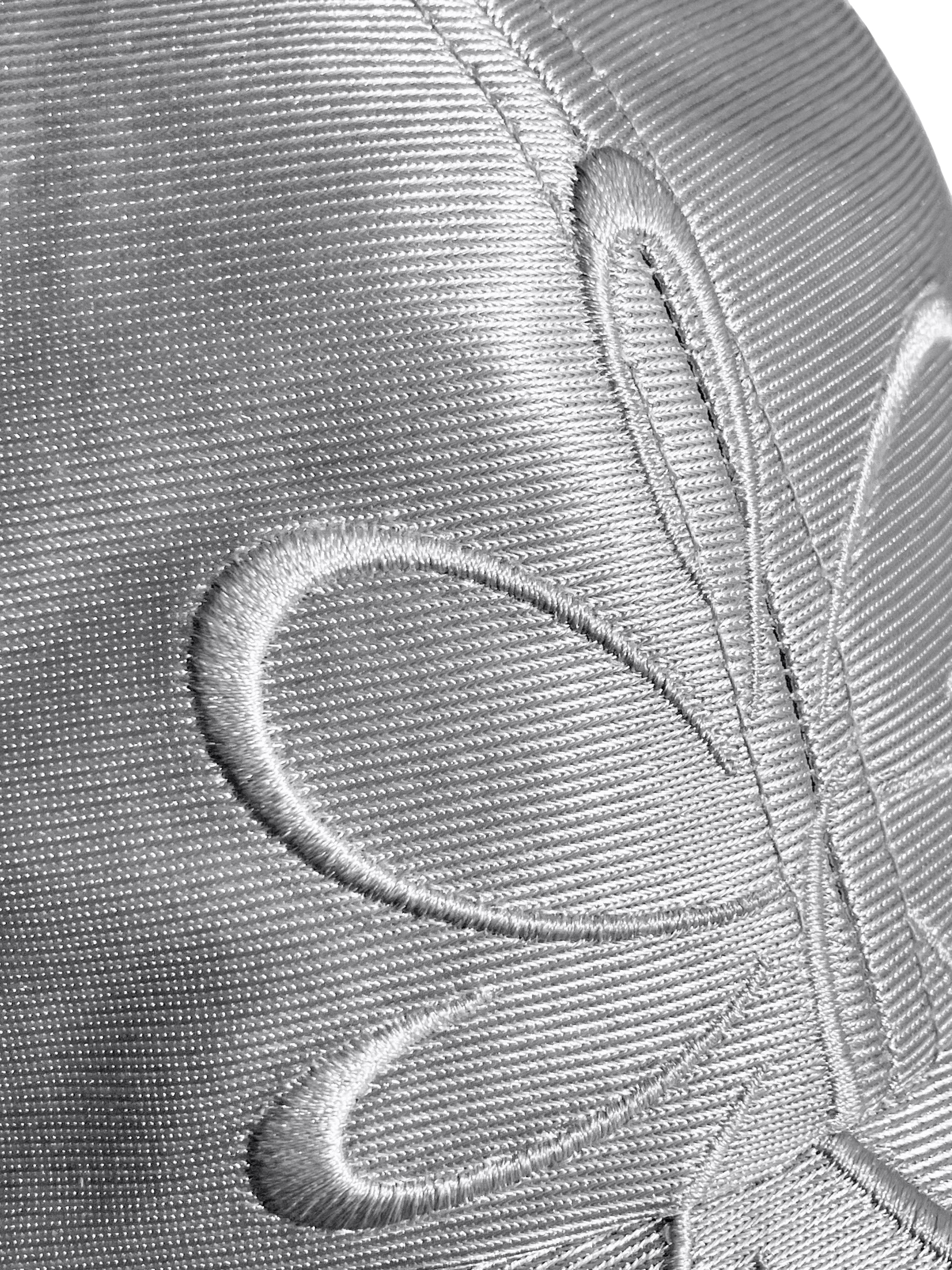 SZIVEM Silver Bloom Cap