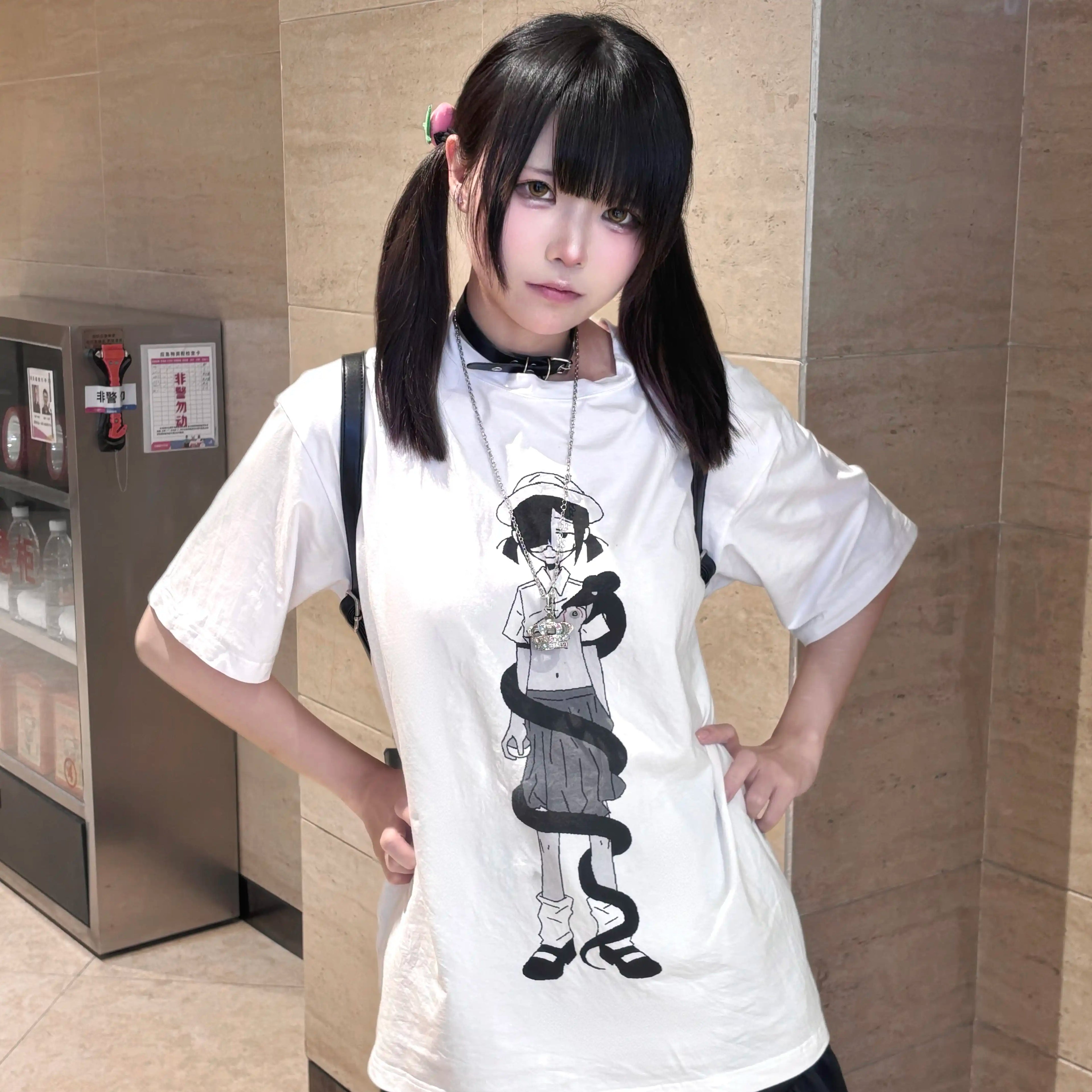 PipooxWarm Crystal Bitten T-Shirt