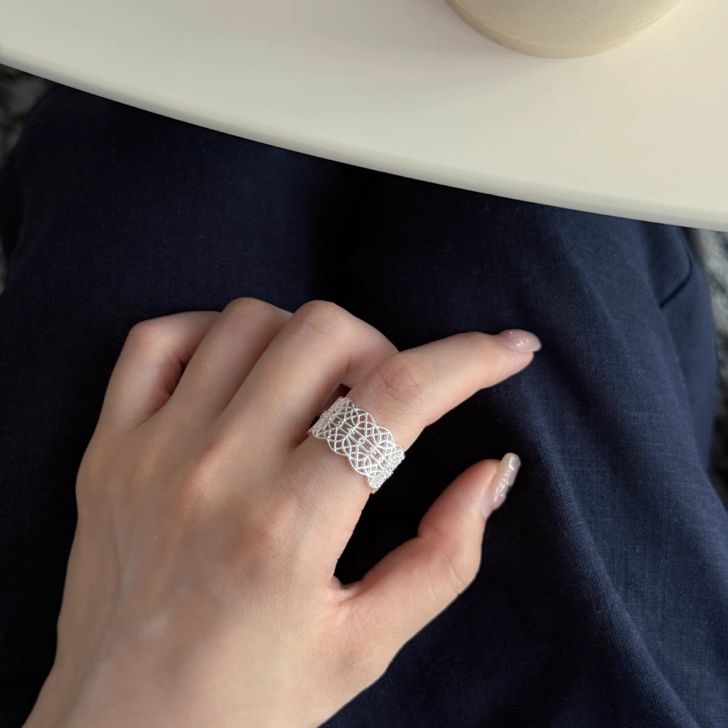 MDWN Lace Crown Ring