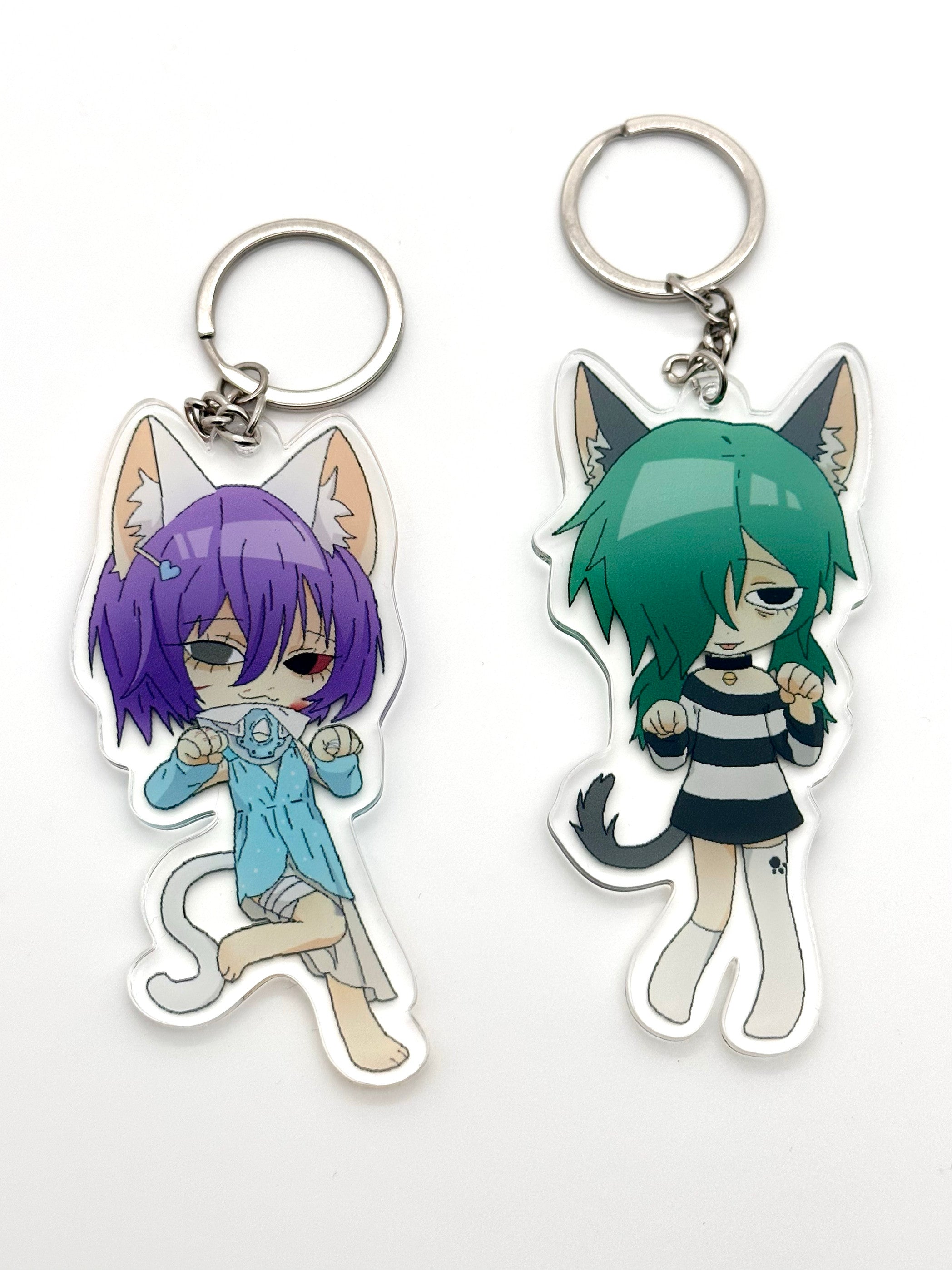 PipooxWarm Crystal Watching You Keychain