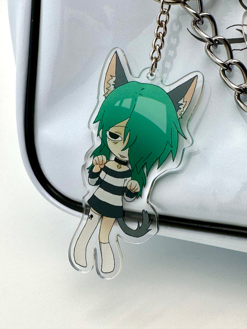 PipooxWarm Crystal Watching You Keychain
