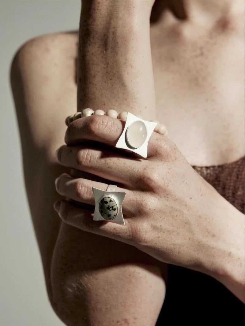 Z-WINDSTORM Sculpted Ivory Band