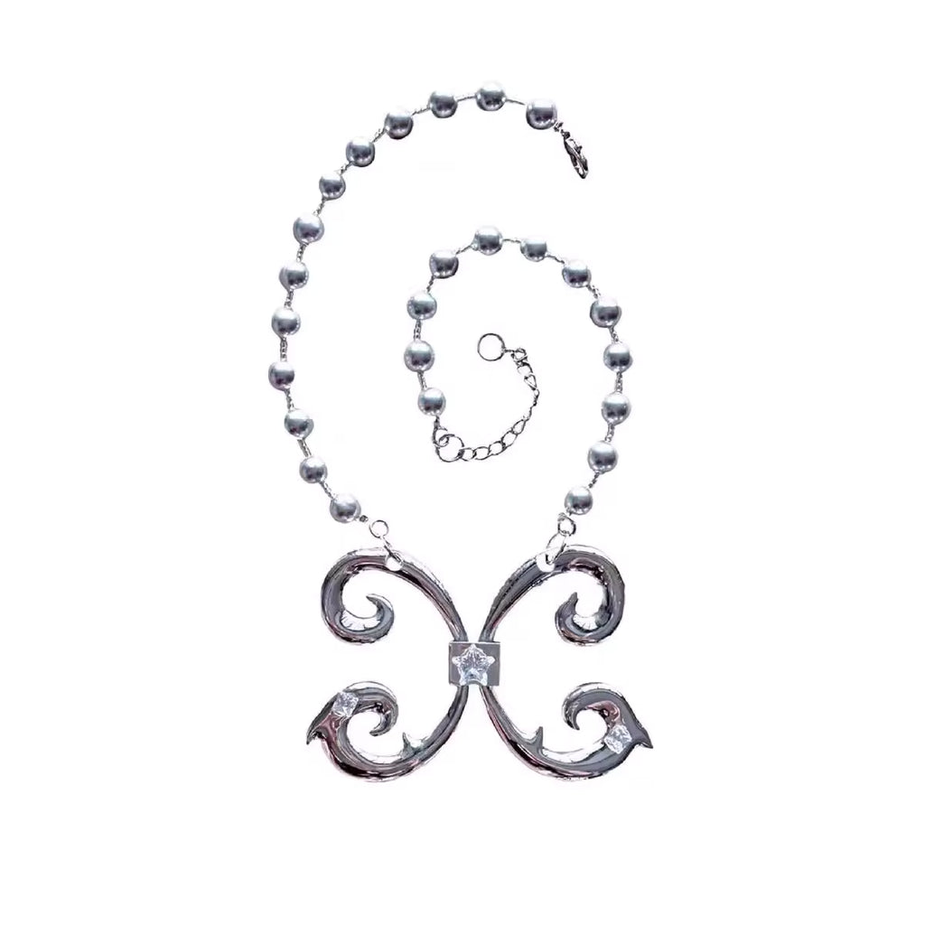 thenewyouthpark Vine Emblem Pearl Necklace