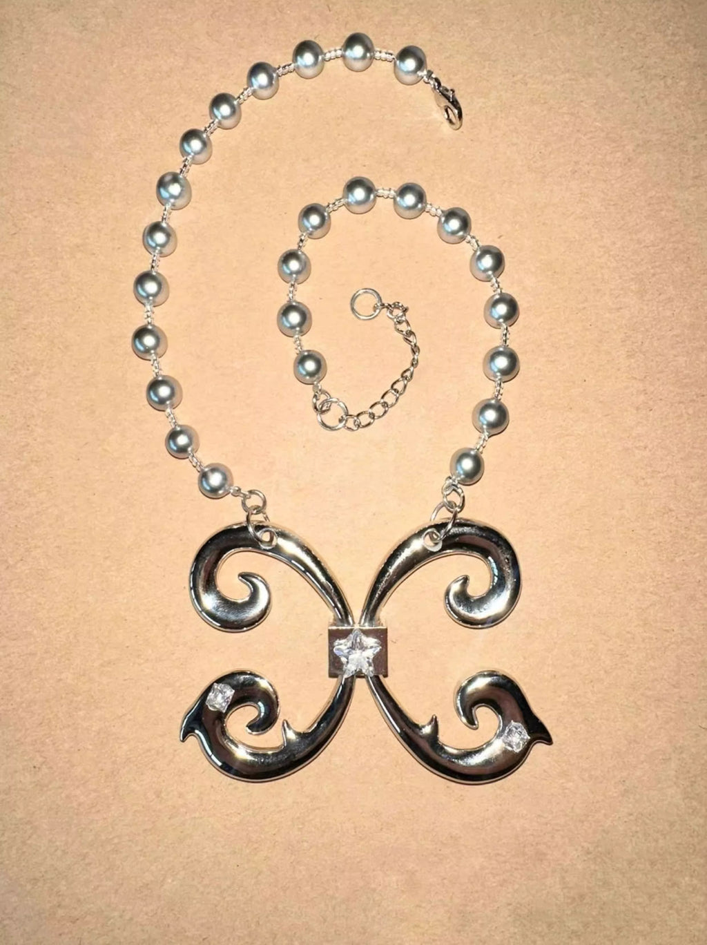 thenewyouthpark Vine Emblem Pearl Necklace