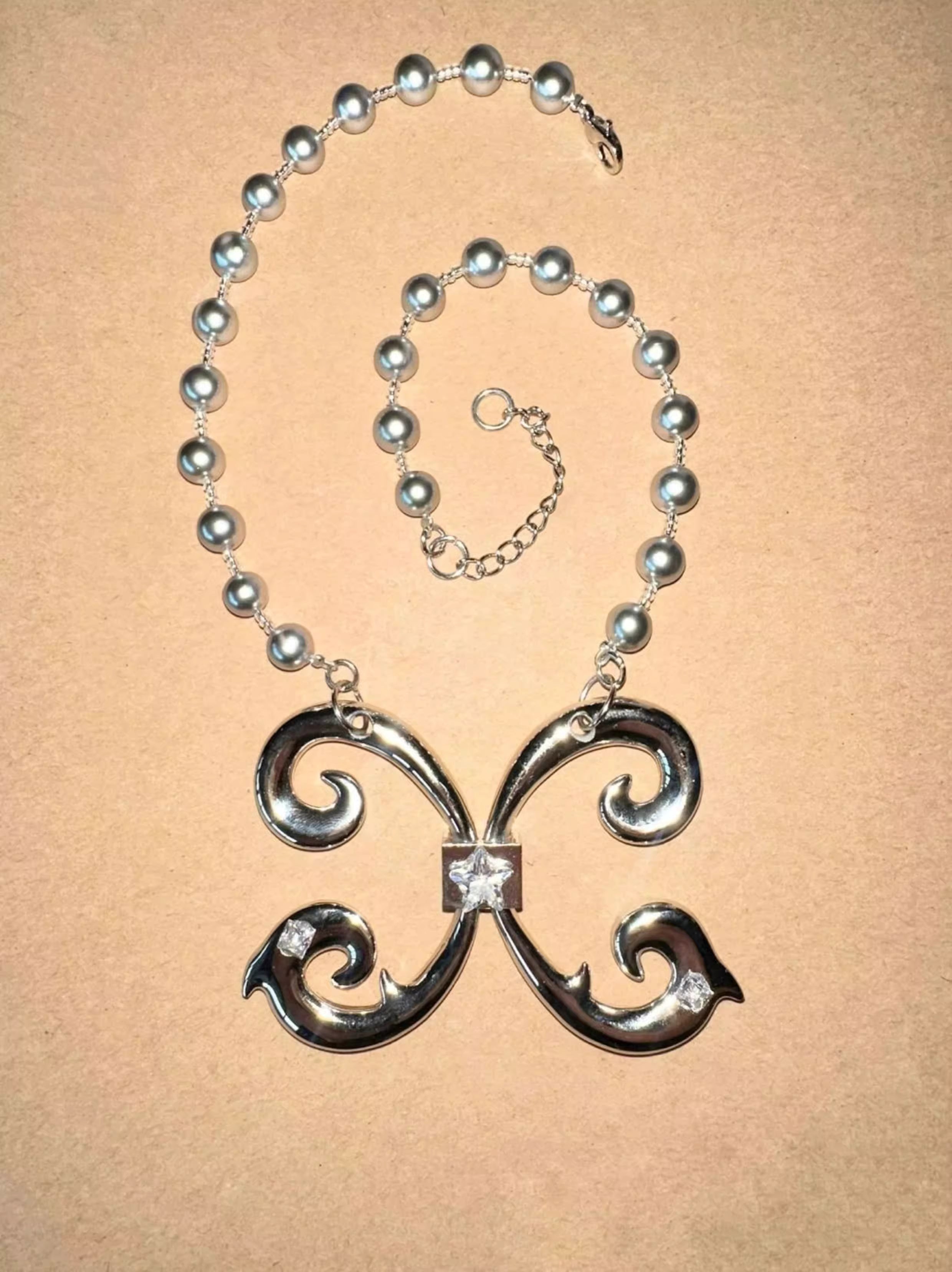 thenewyouthpark Vine Emblem Pearl Necklace