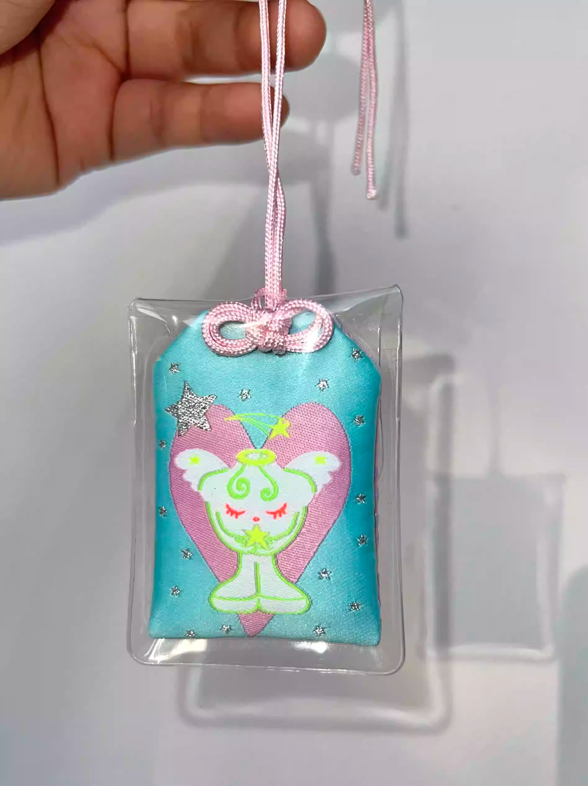 kiiidsclub Best Wishes Glow Angel Amulet – Vanilla Scented Charm