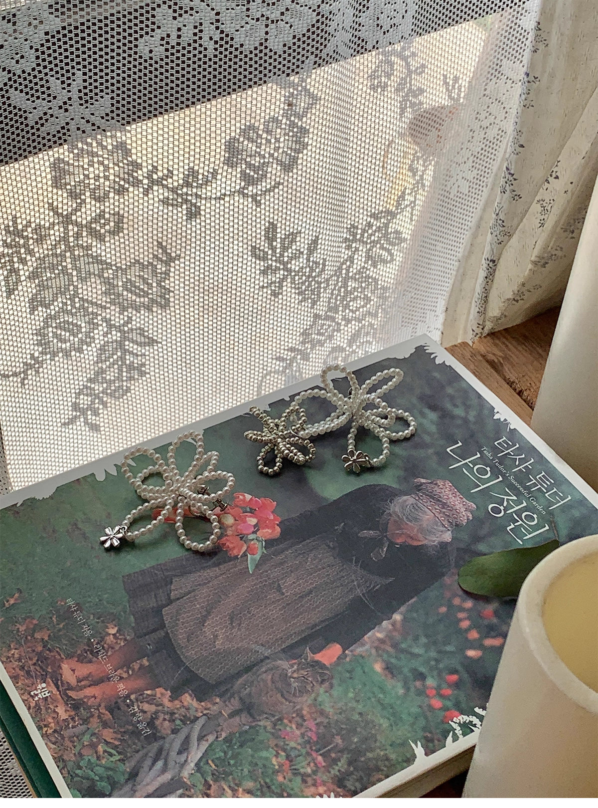 NOTJUSTHIM "Light Bloom" Crystal Pearl Flower Studs