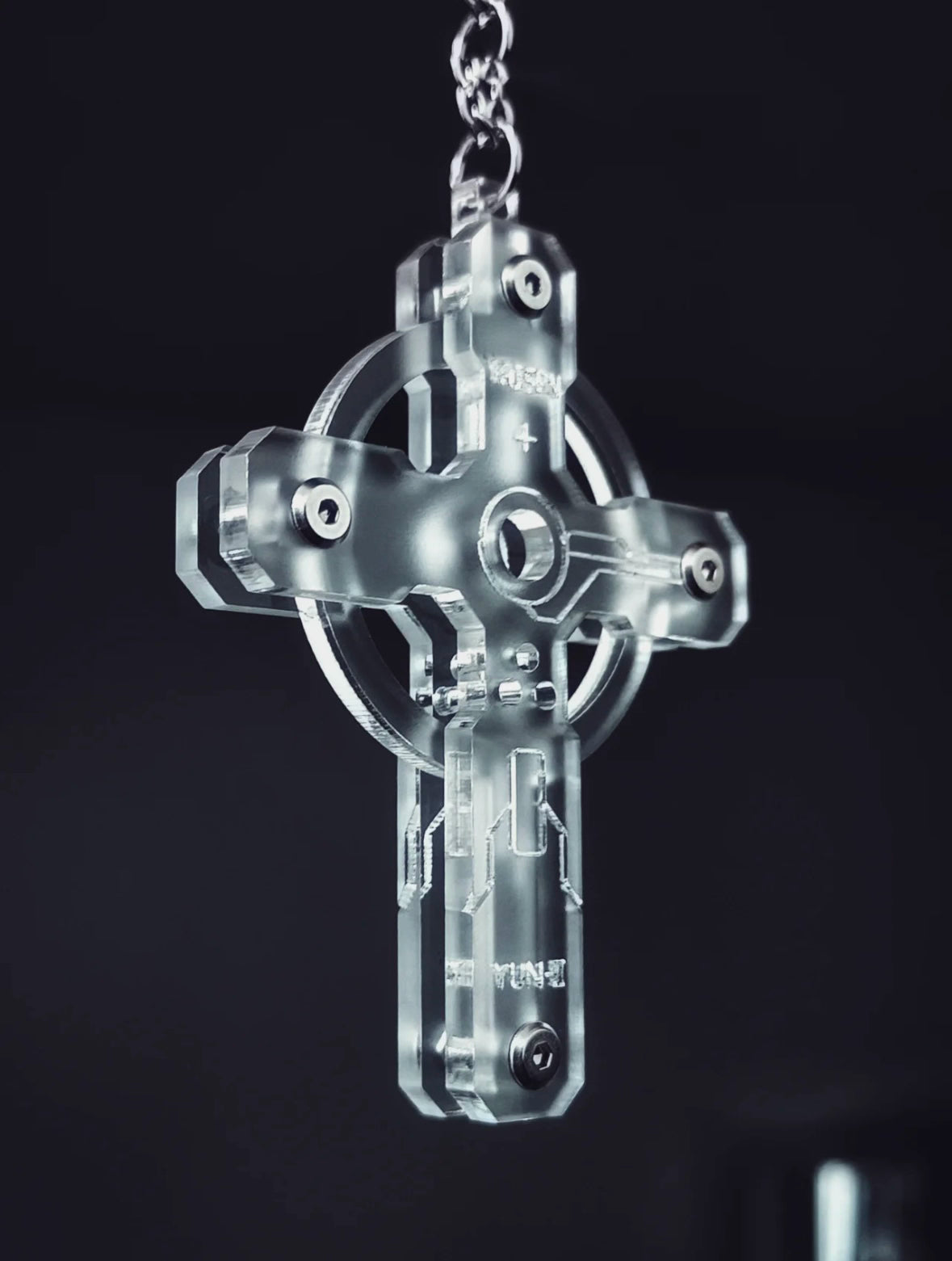 pipoo Cyber Cross Pendant