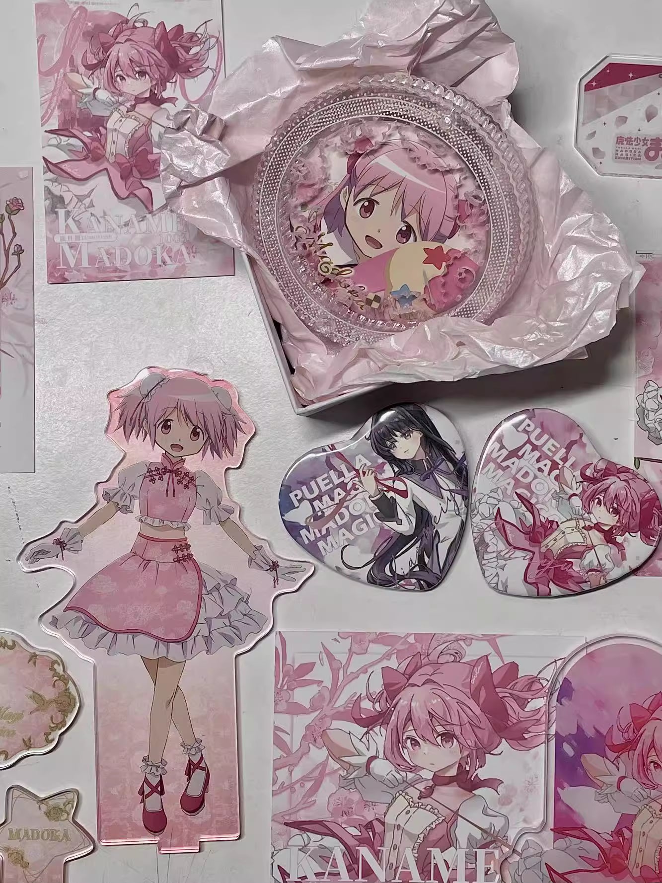 Pipoo Lace Tea Party Acrylic Badge Case