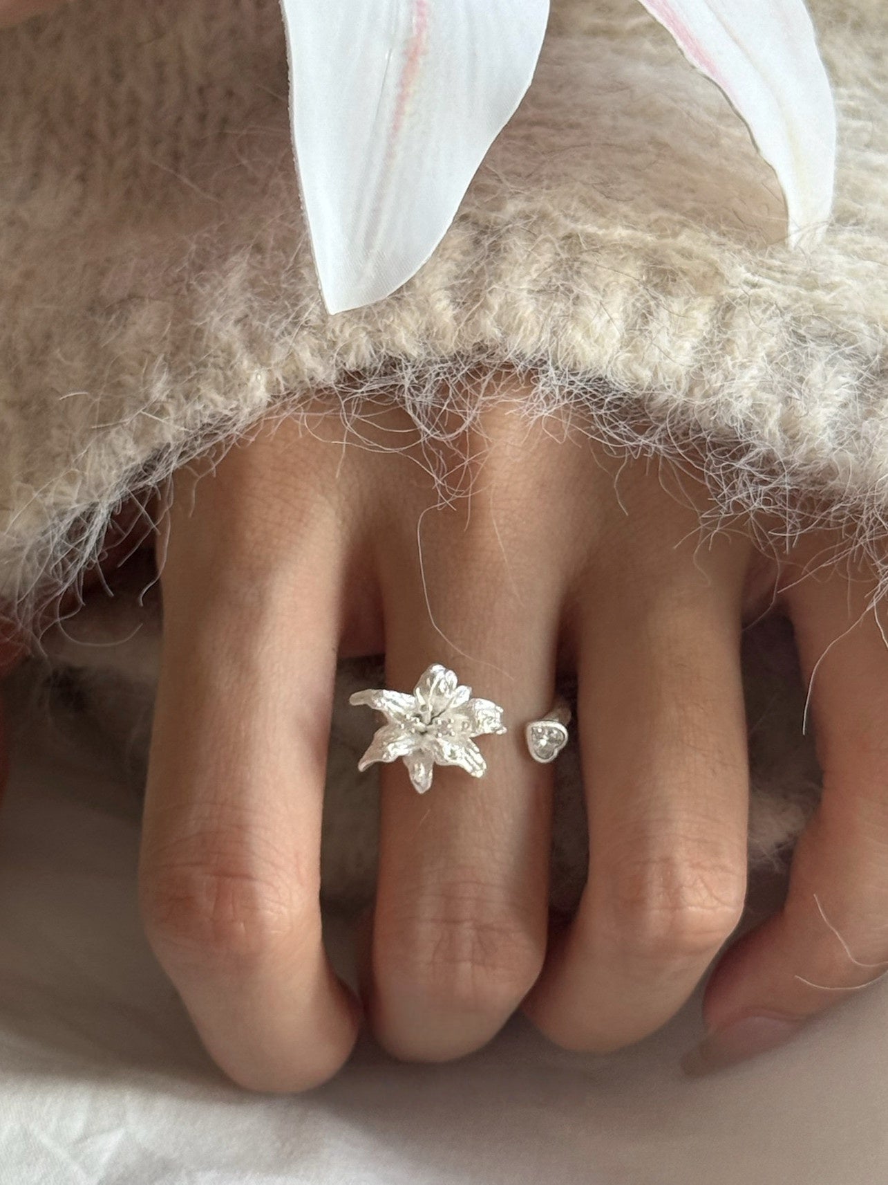 ZILS Lily Garden Ring