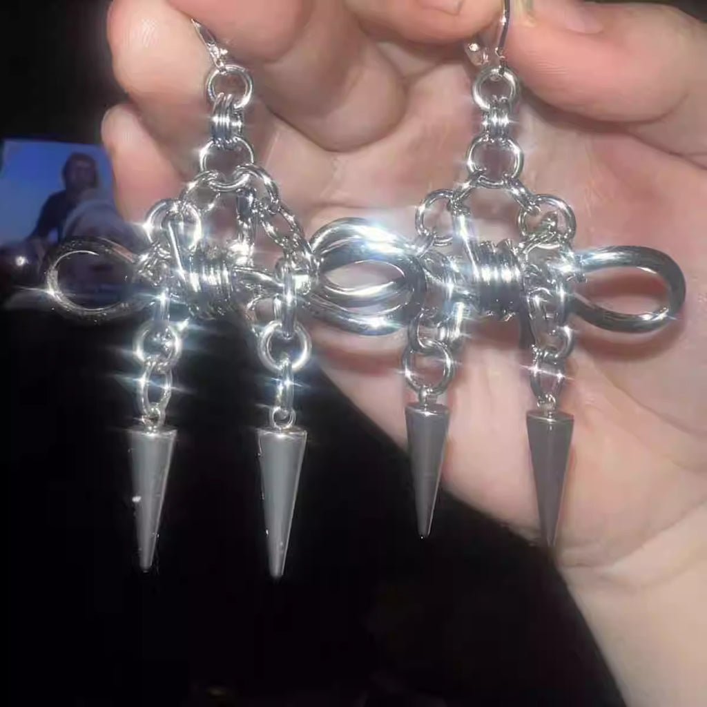 nunustudio Bow Spike Earrings