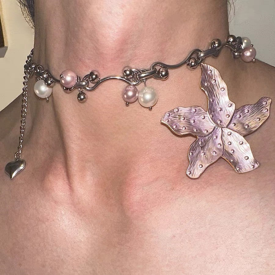 ALONEMOON Star Petal Necklace