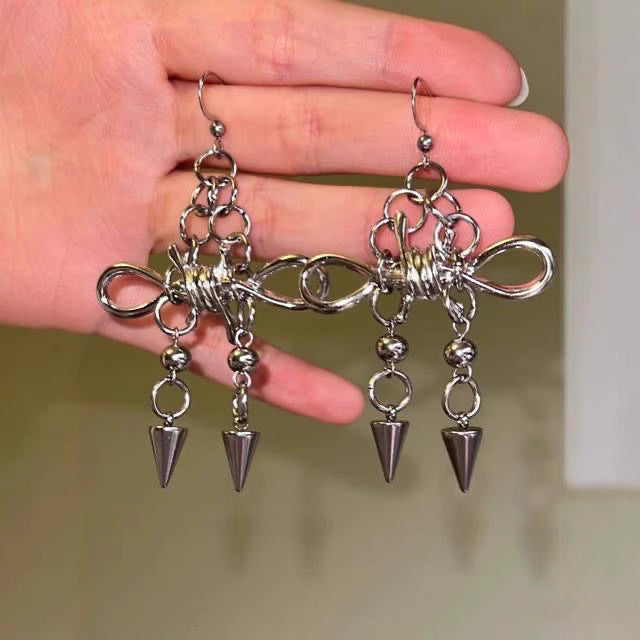 nunustudio Bow Spike Earrings