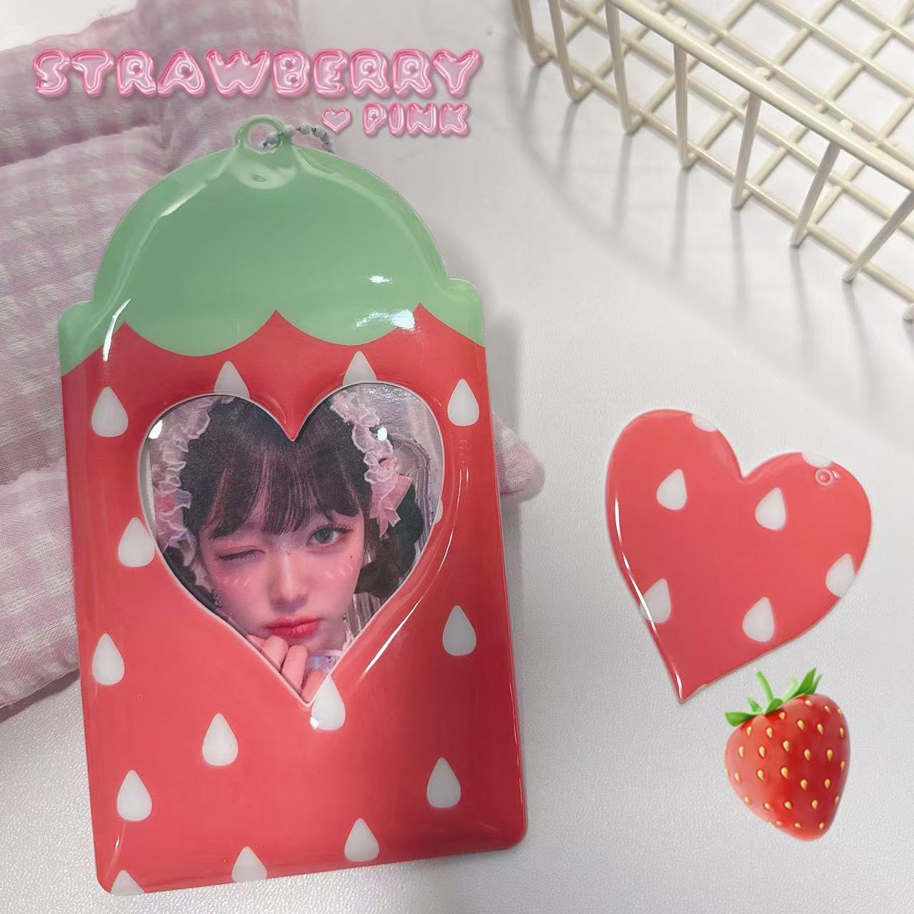 Berry Pop Heart Card Holder