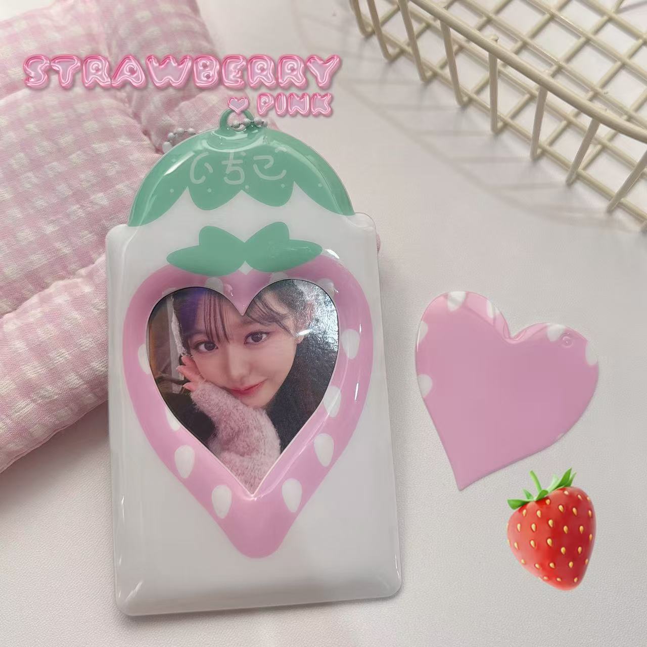 Berry Pop Heart Card Holder