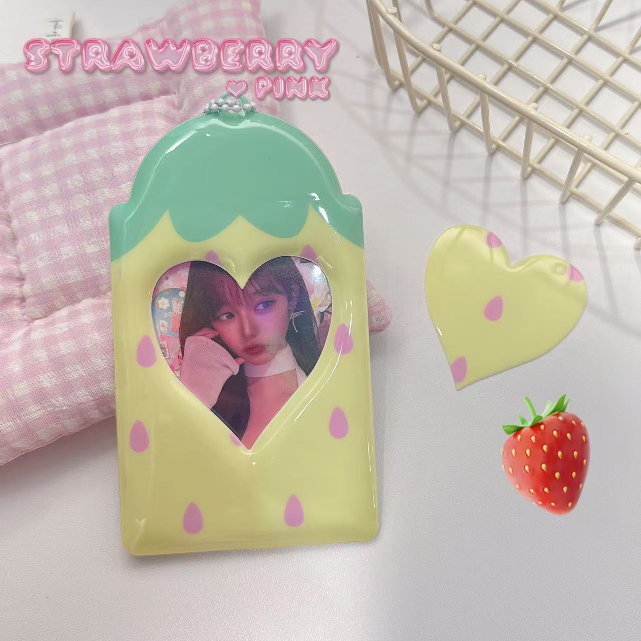 Berry Pop Heart Card Holder