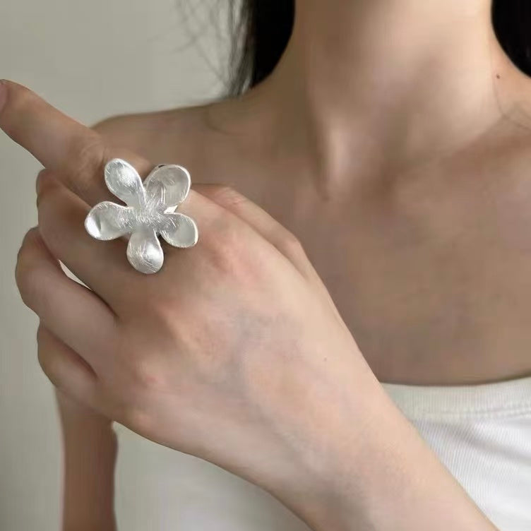 Bold Flora Ring