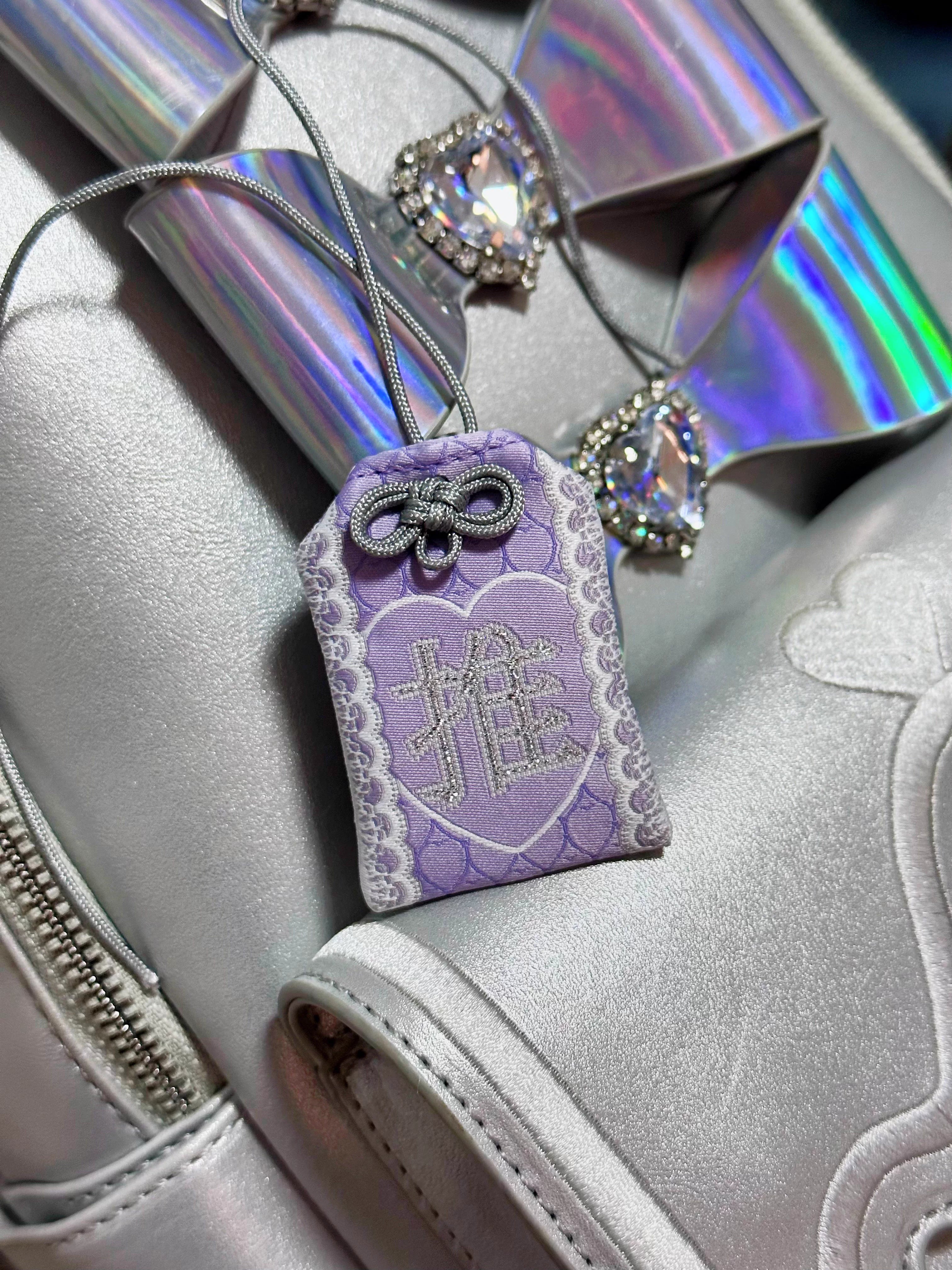 pipoo Oshi Amulet