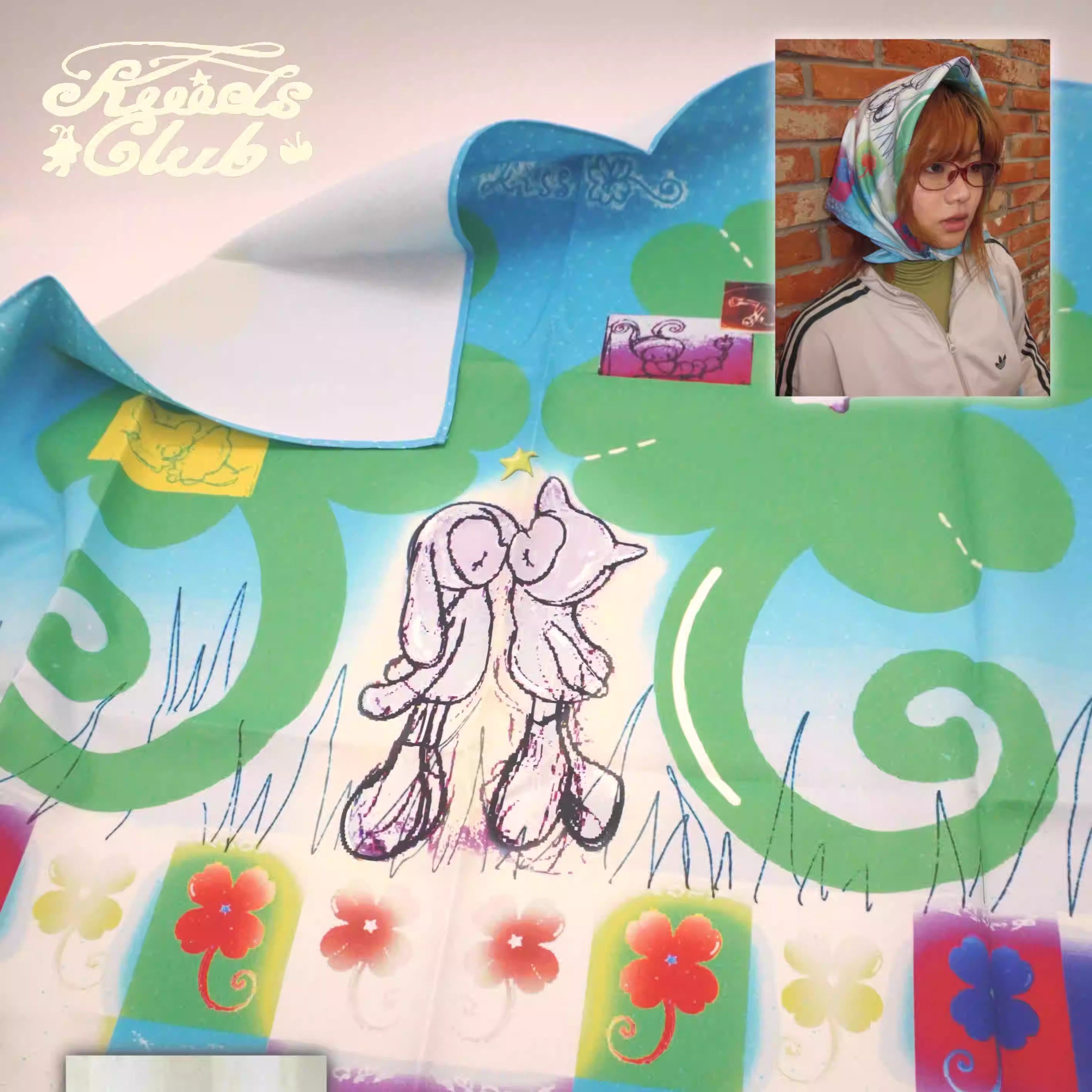 KiiidsClub Lucky&Kiss Tapestry