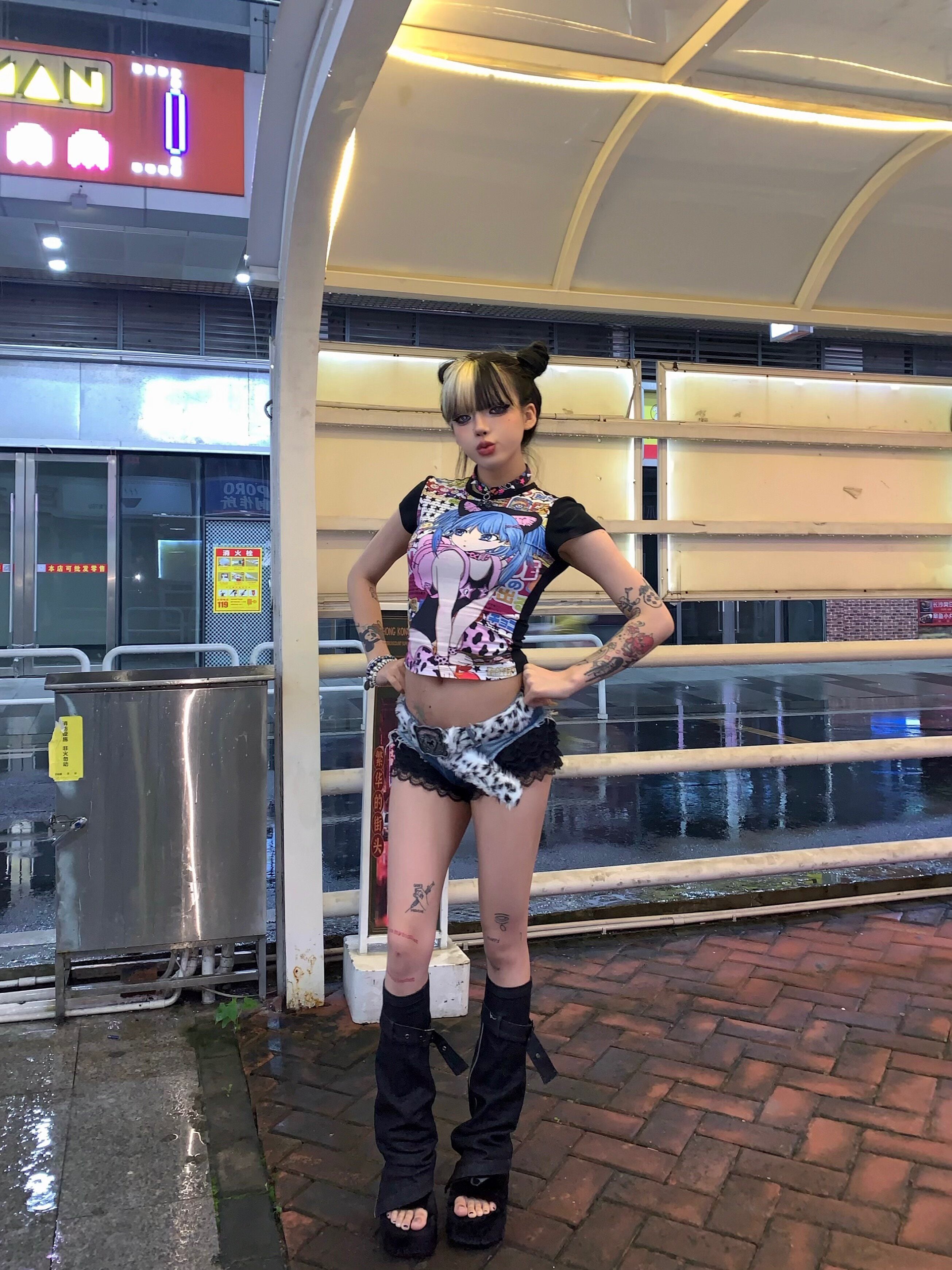 cartoonbox Retro Showa Manga Tee