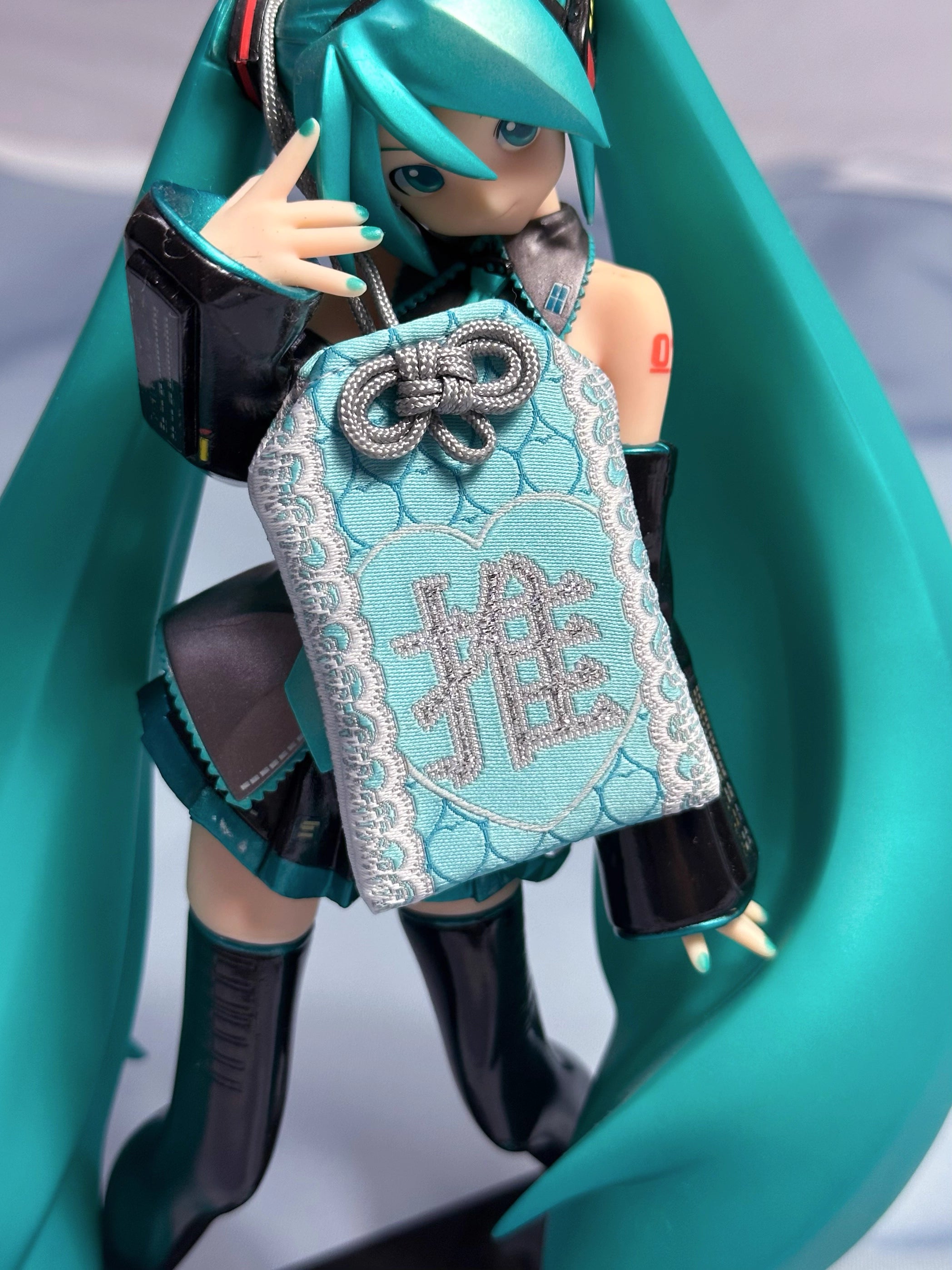 pipoo Oshi Amulet