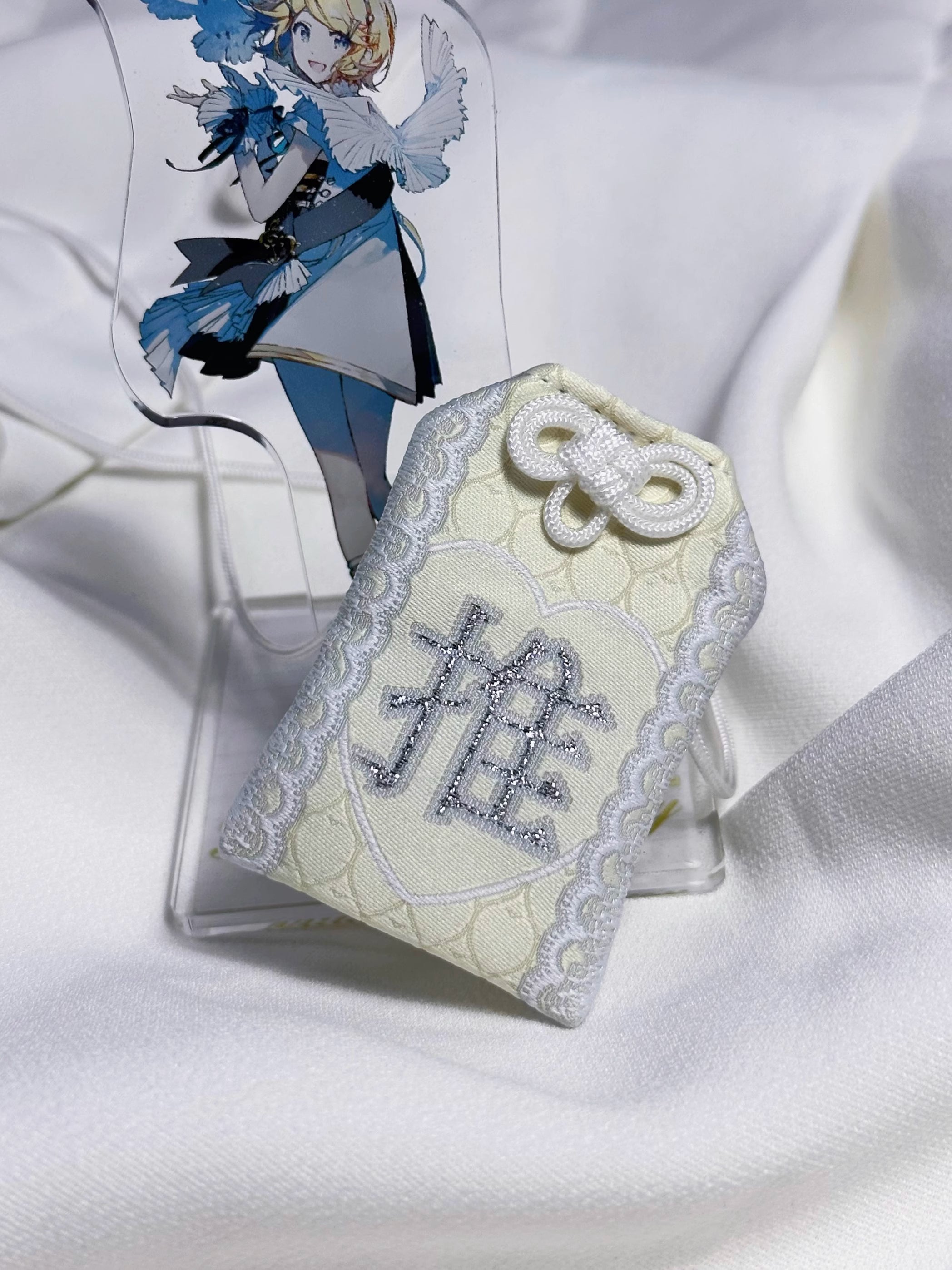 pipoo Oshi Amulet