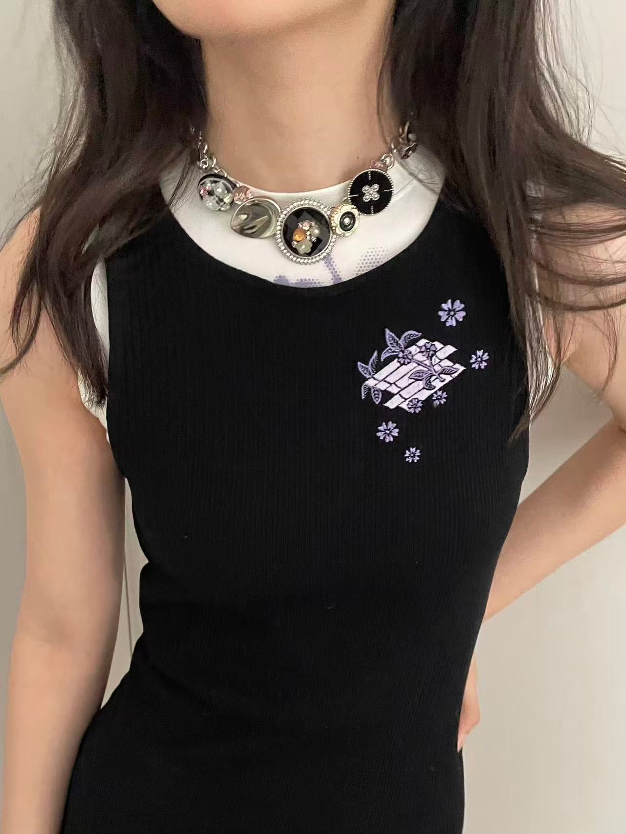 NOTJUSTHIM Noir Blossom Necklace