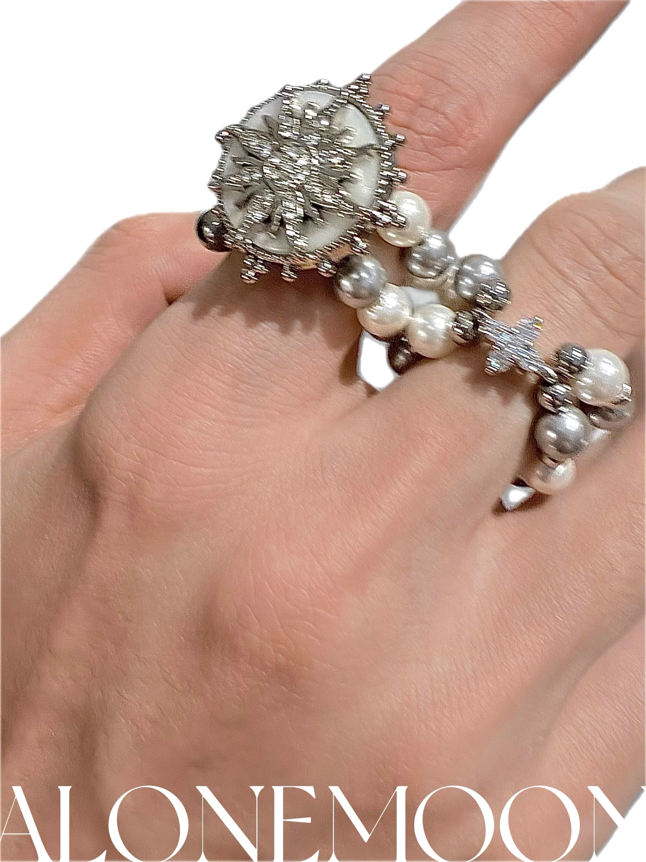 ALONEMOON Pearl Eclipse Ring